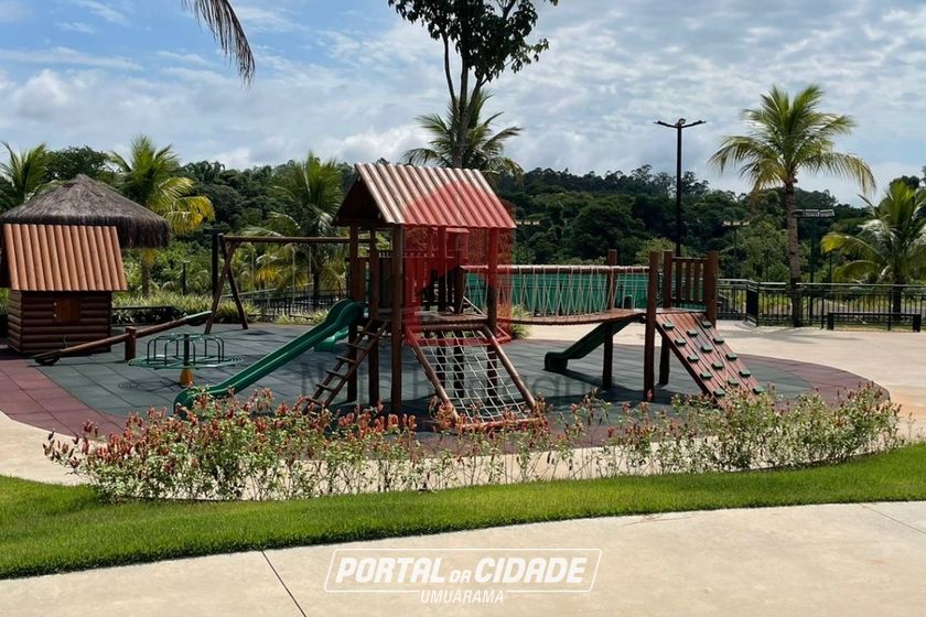 Terreno &agrave; venda - 373m&sup2; - Centro