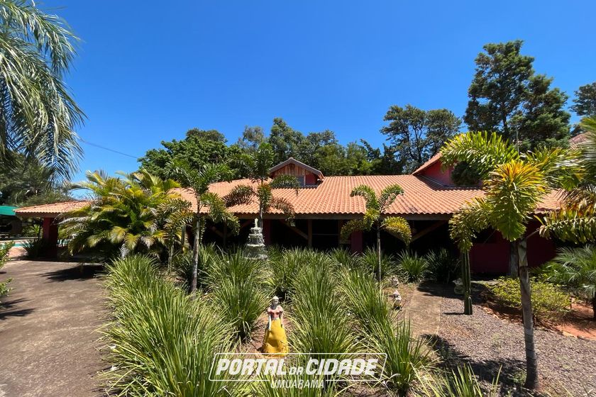 Ch&aacute;cara &agrave; venda - 11000m&sup2; - PR-323
