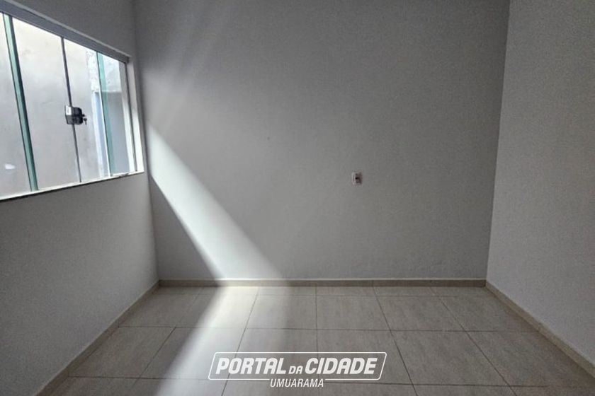 Casa &agrave; venda - 180m&sup2; - Parque Tarum&atilde;