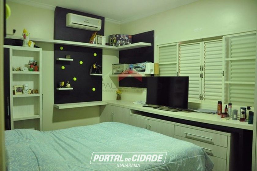 Sobrado &agrave; venda - 218m&sup2; - Zona II