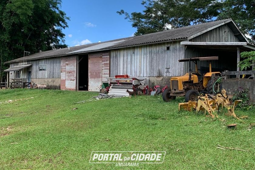 Ch&aacute;cara &agrave; venda - 7260m&sup2; - Zona I