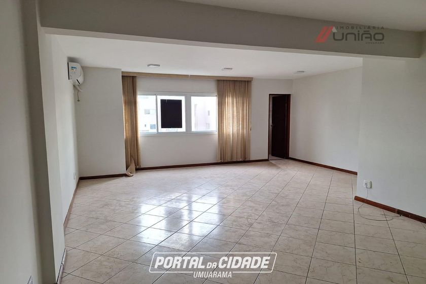 Sal&atilde;o Comercial &agrave; venda - 90m&sup2; - Zona 1