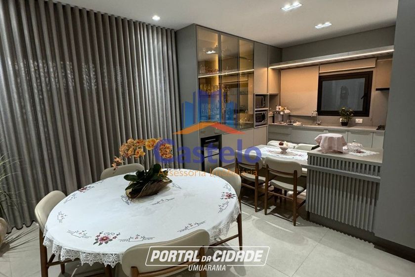 Casa &agrave; venda - 260m&sup2; - ZONA VII