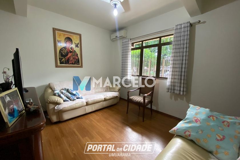 Sobrado &agrave; venda - 223m&sup2; - Zona II