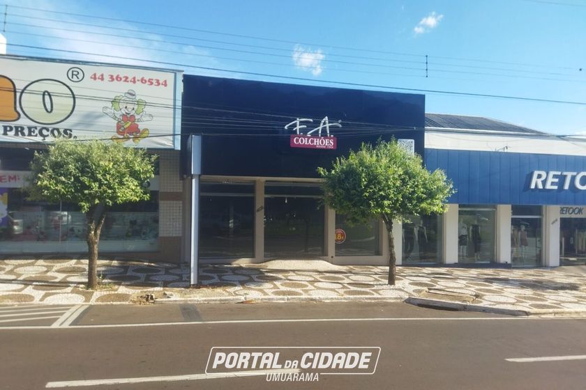 Sal&atilde;o Comercial para alugar - 200m&sup2; - Centro