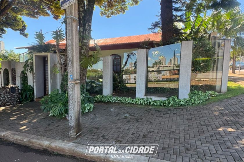 Casa &agrave; venda - 240m&sup2; - Centro