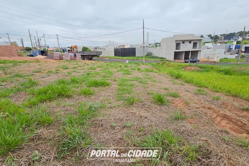 Terreno &agrave; venda - 221m&sup2; - ZONA V