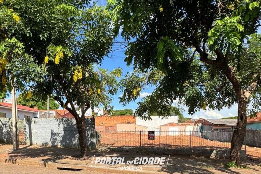 Terreno &agrave; venda - 490m&sup2; - Zona V