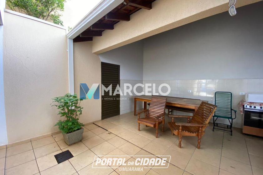 Sobrado &agrave; venda - 223m&sup2; - Zona II