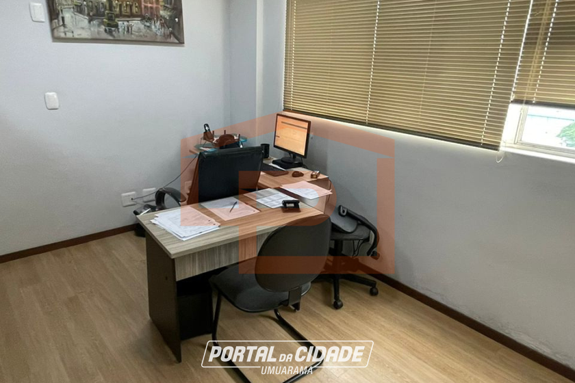 Sala Comercial &agrave; venda - 54m&sup2; - Zona I