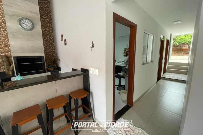 Casa &agrave; venda - 248m&sup2; - ZONA VII