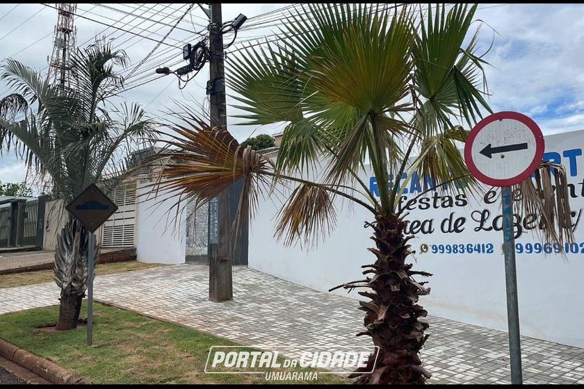 Ch&aacute;cara &agrave; venda - 270m&sup2; - Centro