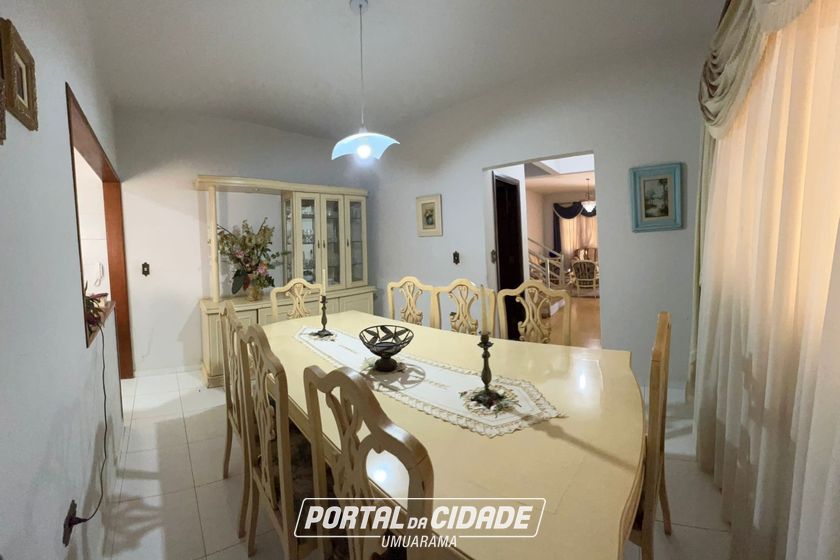 Sobrado para alugar - 241m&sup2; - Zona 1 A