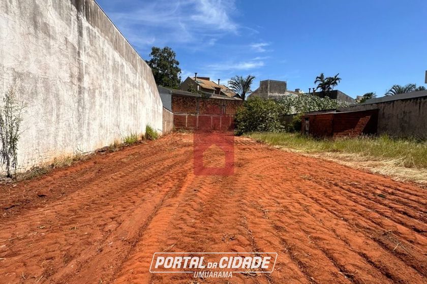 Terreno &agrave; venda - 285m&sup2; - Zona VII