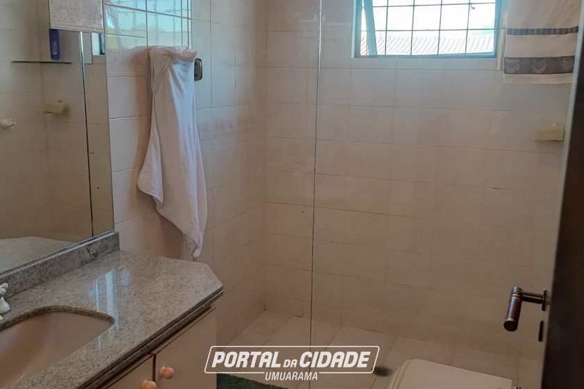 Sobrado &agrave; venda - 232m&sup2; - Zona 2