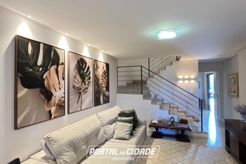 Sobrado &agrave; venda - 245m&sup2; - Zona II