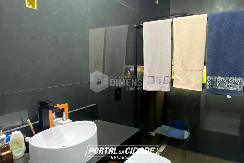 Sobrado &agrave; venda - 181m&sup2; - Jardim Cima