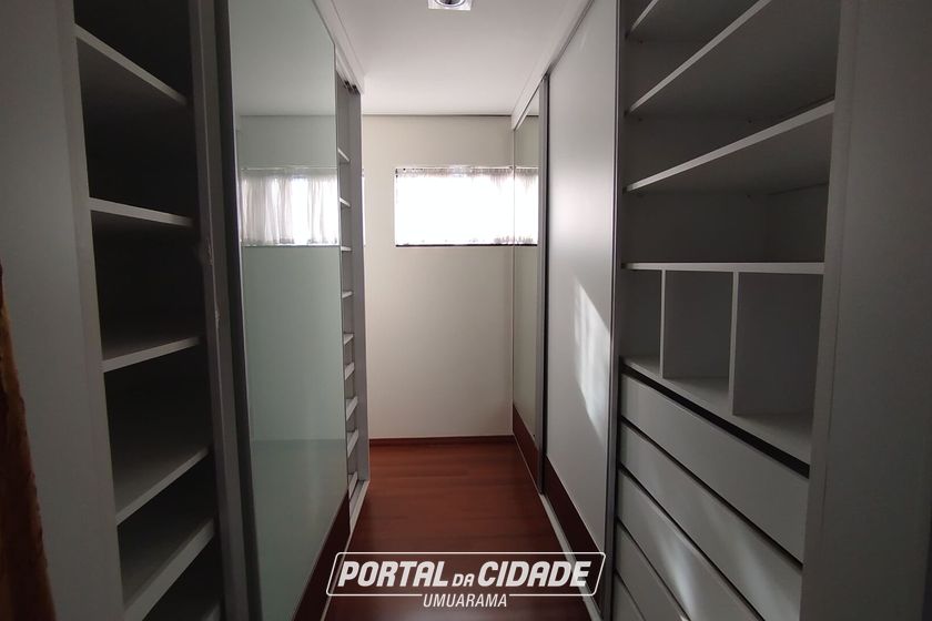 Casa &agrave; venda - 406m&sup2; - Zona II