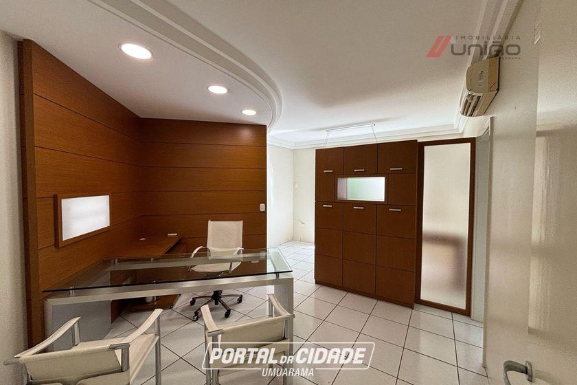 Sal&atilde;o Comercial &agrave; venda - 345m&sup2; - Zona I