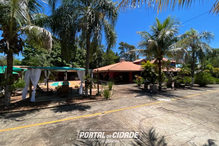 Ch&aacute;cara &agrave; venda - 11000m&sup2; - PR-323