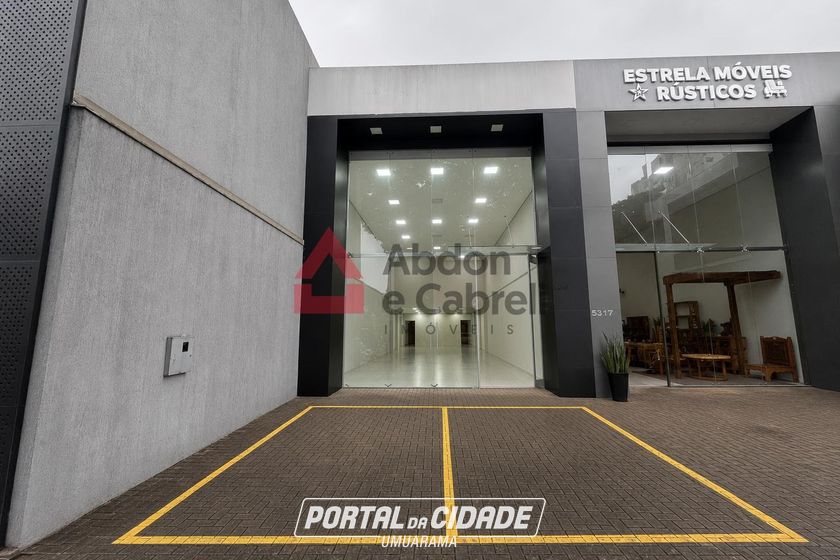 Sal&atilde;o Comercial para alugar - 800m&sup2; - Zona III