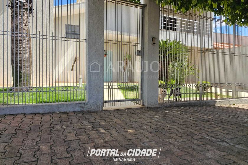 Sobrado &agrave; venda - 272m&sup2; - Zona III
