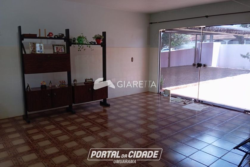 Casa &agrave; venda - 210m&sup2; - CENTRO