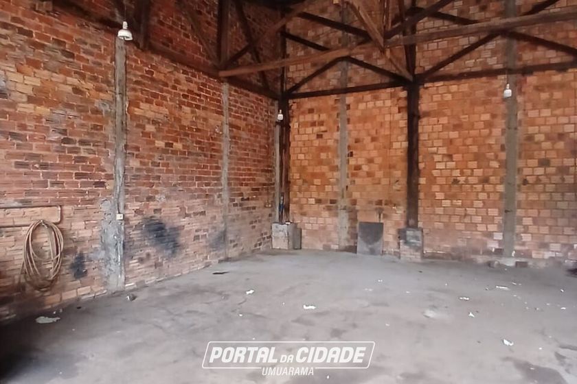 Sal&atilde;o Comercial para alugar - 240m&sup2; - Zona I