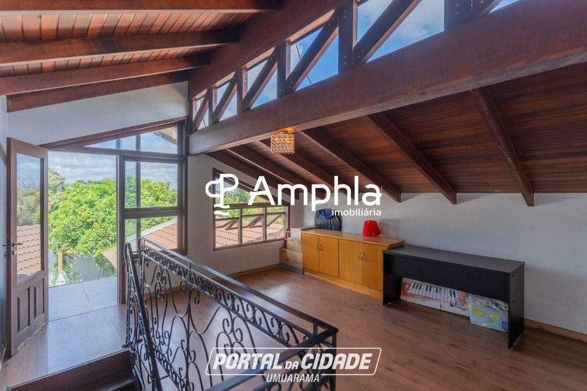 Casa &agrave; venda - 266m&sup2; - Regi&atilde;o do Lago