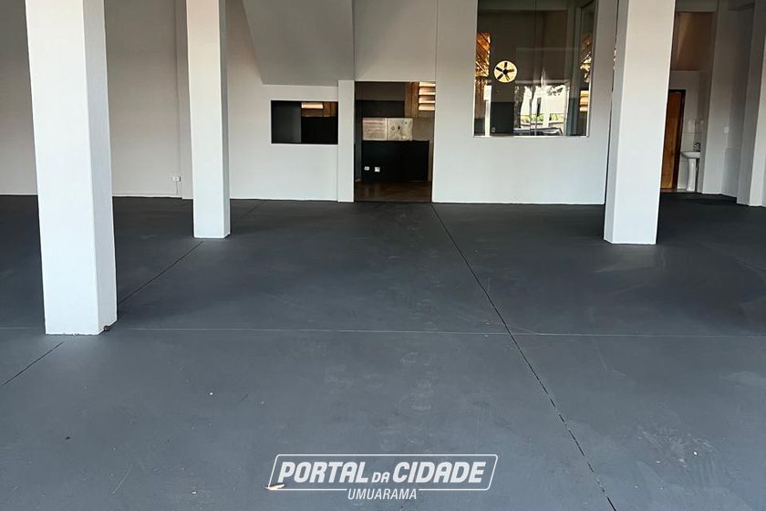 Sal&atilde;o Comercial para alugar - 500m&sup2; - ZONA VII