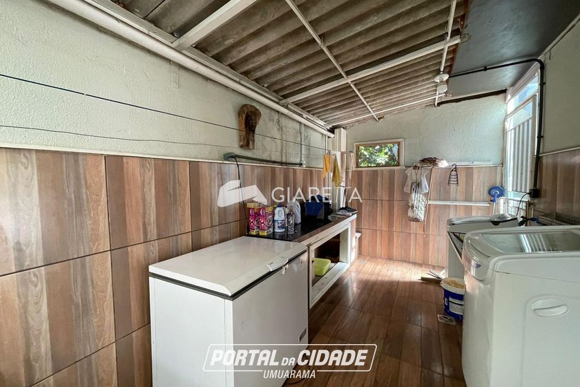 Terreno &agrave; venda - 204m&sup2; - CENTRO
