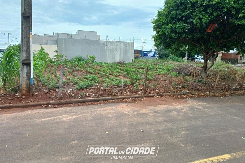 Terreno &agrave; venda - 301m&sup2; - Jardim Colorado