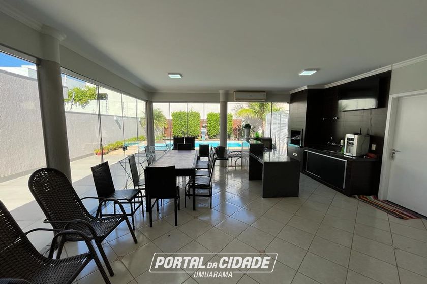 Sobrado &agrave; venda - 420m&sup2; - Jd Suzuki