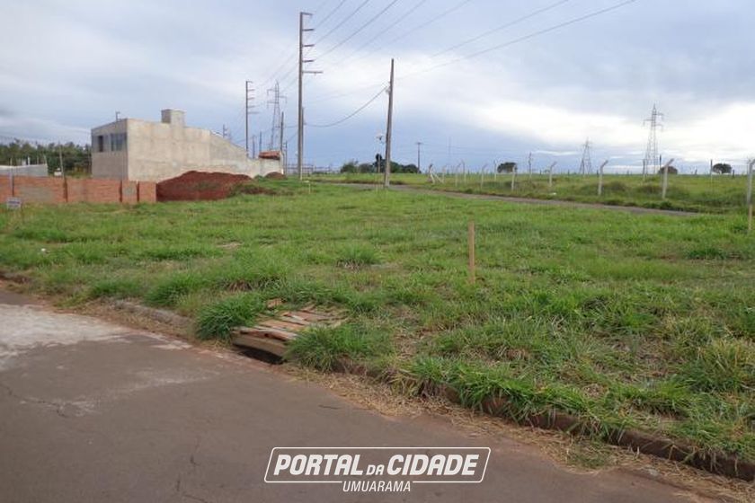 Terreno &agrave; venda - 218m&sup2; - Jardim Real