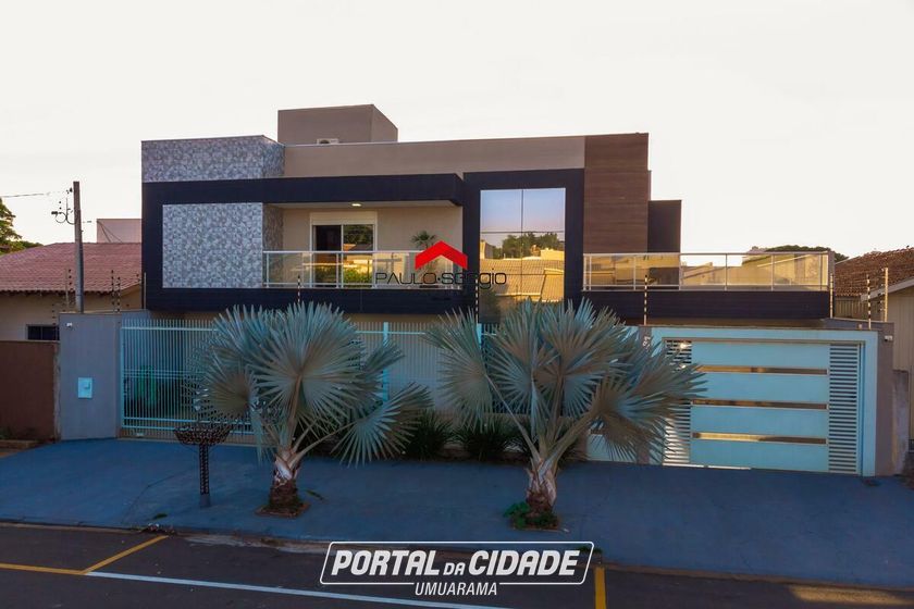 Sobrado &agrave; venda - 600m&sup2; - Zona II