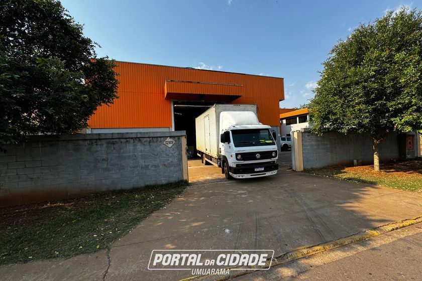 Sal&atilde;o Comercial &agrave; venda - 2000m&sup2; - Parque Industrial