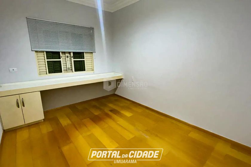 Casa &agrave; venda - 380m&sup2; - Zona I