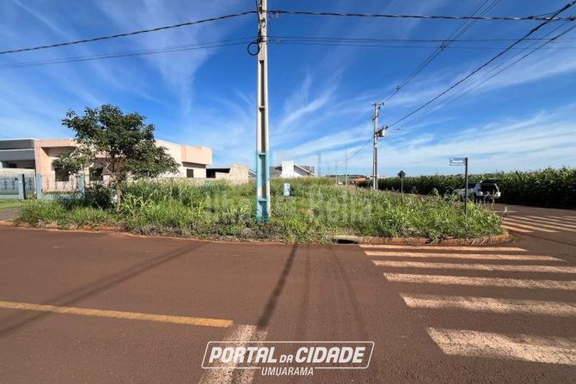 Terreno &agrave; venda - Quatro Pontes