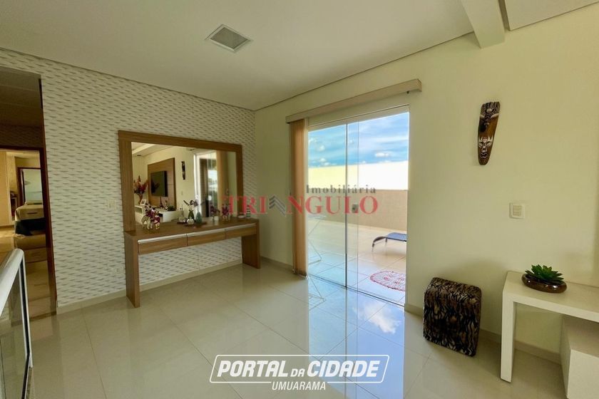 Sobrado &agrave; venda - 338m&sup2; - ZONA I