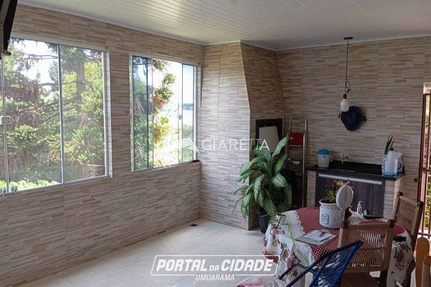 Casa &agrave; venda - 210m&sup2; - CENTRO