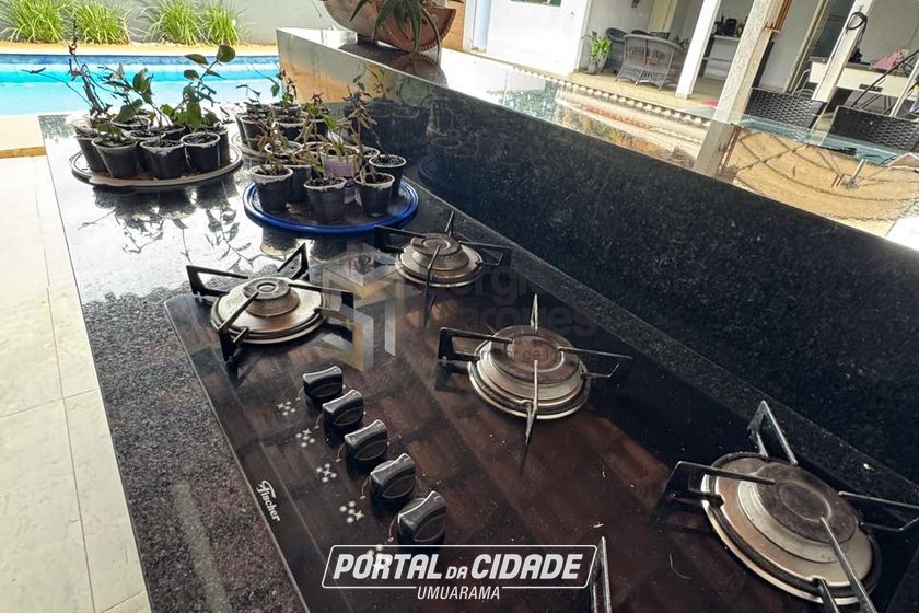 Casa &agrave; venda - 275m&sup2; - Zona VII