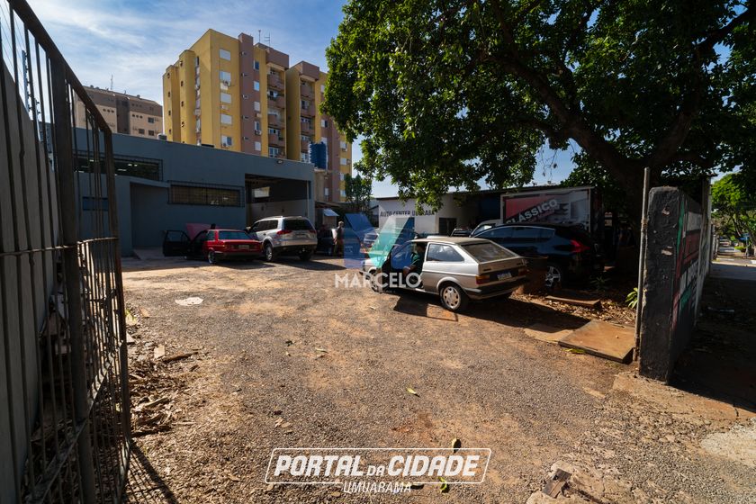 Sal&atilde;o Comercial &agrave; venda - 1470m&sup2; - Zona I