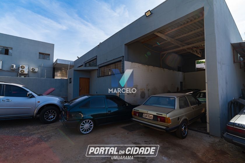Sal&atilde;o Comercial &agrave; venda - 1470m&sup2; - Zona I