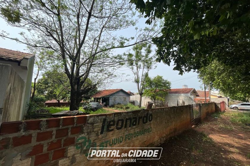 Terreno &agrave; venda - 679m&sup2; - Zona Armaz&eacute;m