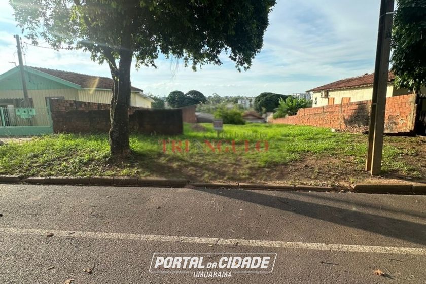 Terreno &agrave; venda - 525m&sup2; - ZONA IV