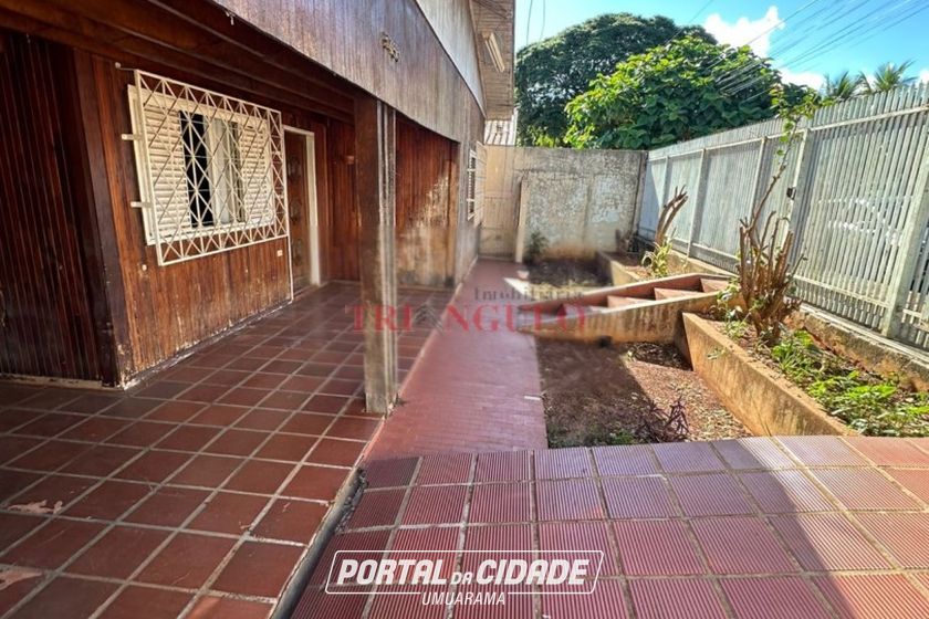 Casa &agrave; venda - 319m&sup2; - ZONA II