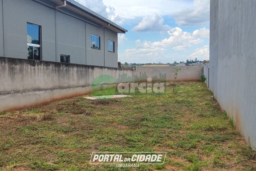 Terreno &agrave; venda - 200m&sup2; - JARDIM VIT&Oacute;RIA