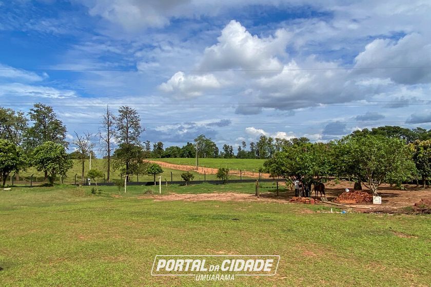 Ch&aacute;cara &agrave; venda - 40m&sup2; - -