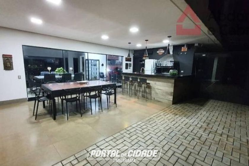 Casa &agrave; venda - 245m&sup2; - Zona V