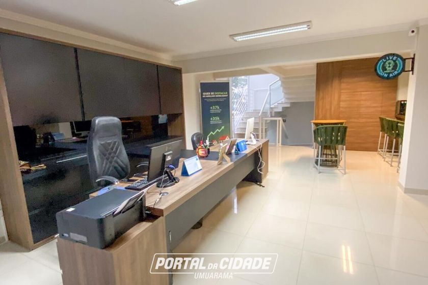 Sala Comercial &agrave; venda - 241m&sup2; - Zona I